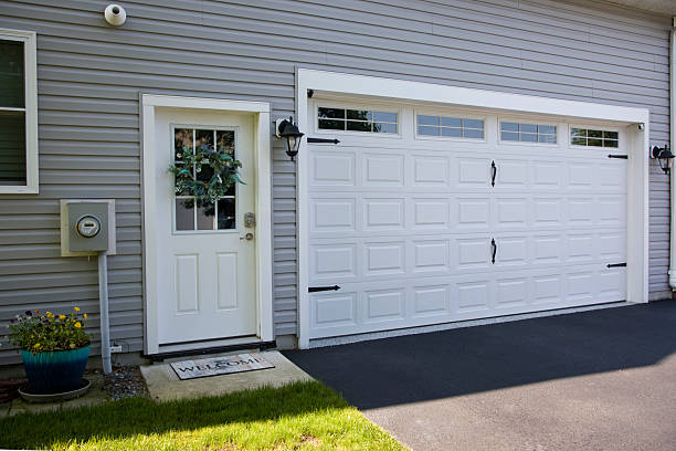 24/7 Emergency Garage Door Panel Replacement experts in Niagara County County, NY